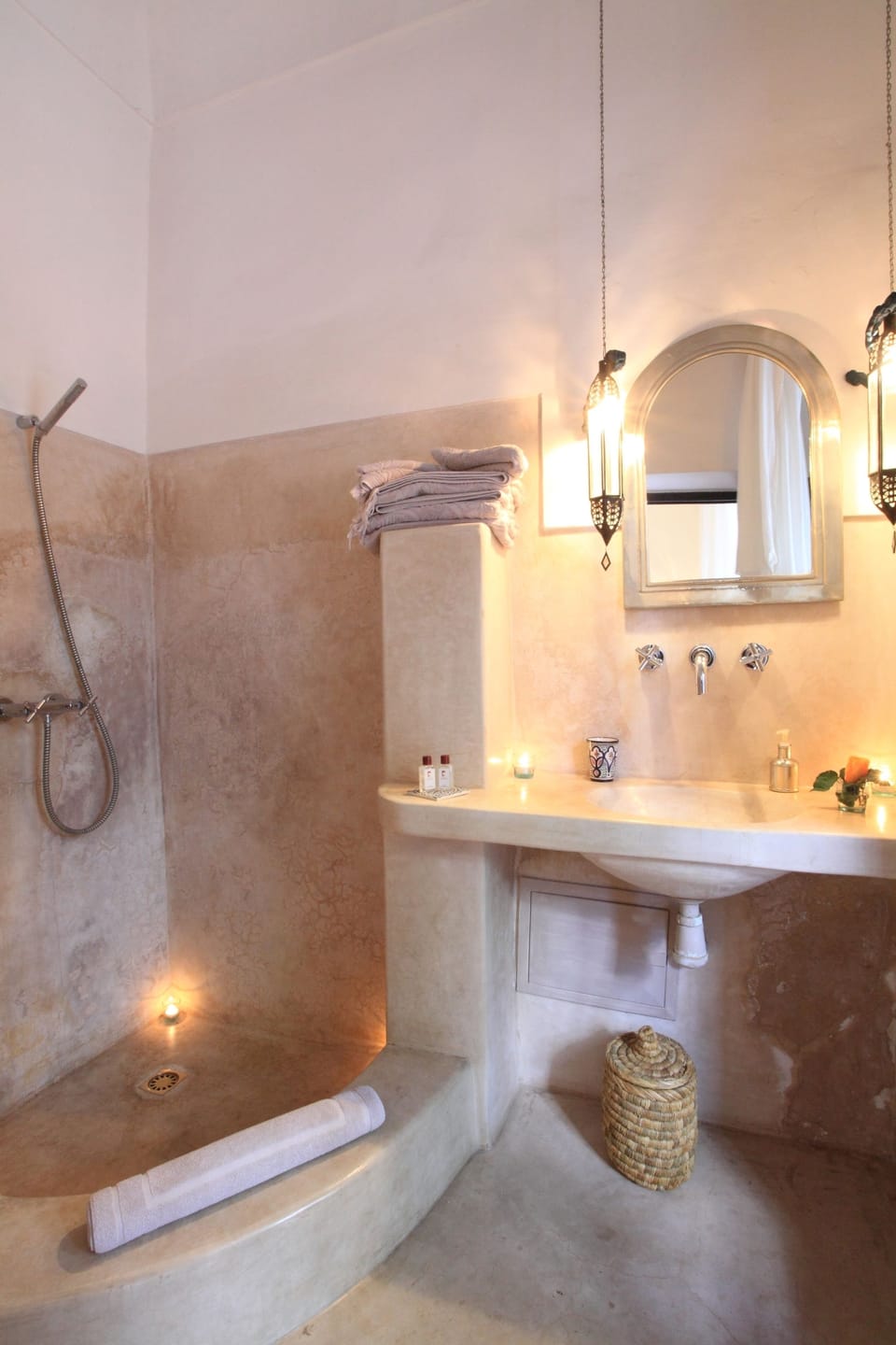 Towels, shampoo