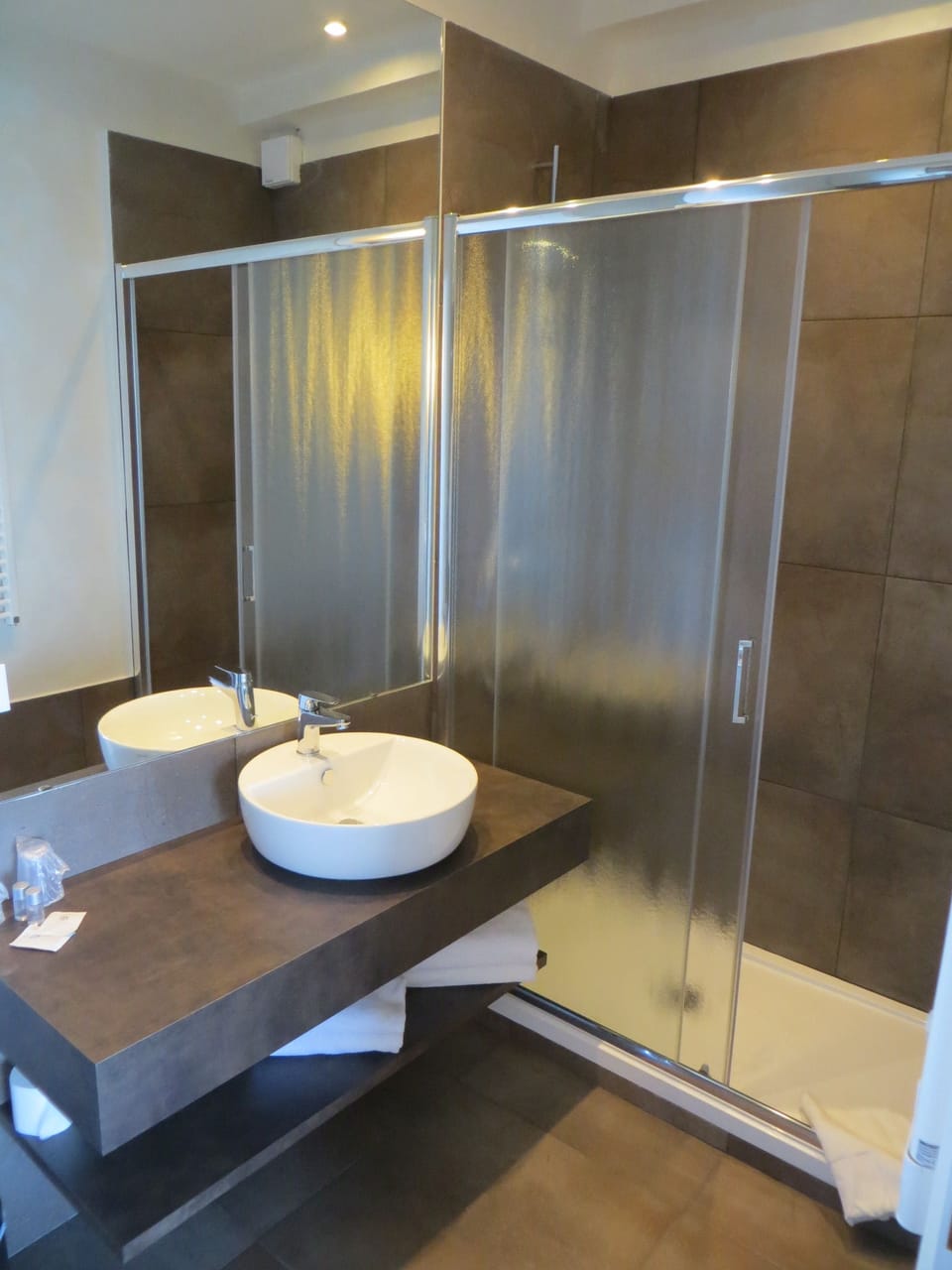 Double or Twin Room, Sea View | Bathroom | Shower, hair dryer, towels