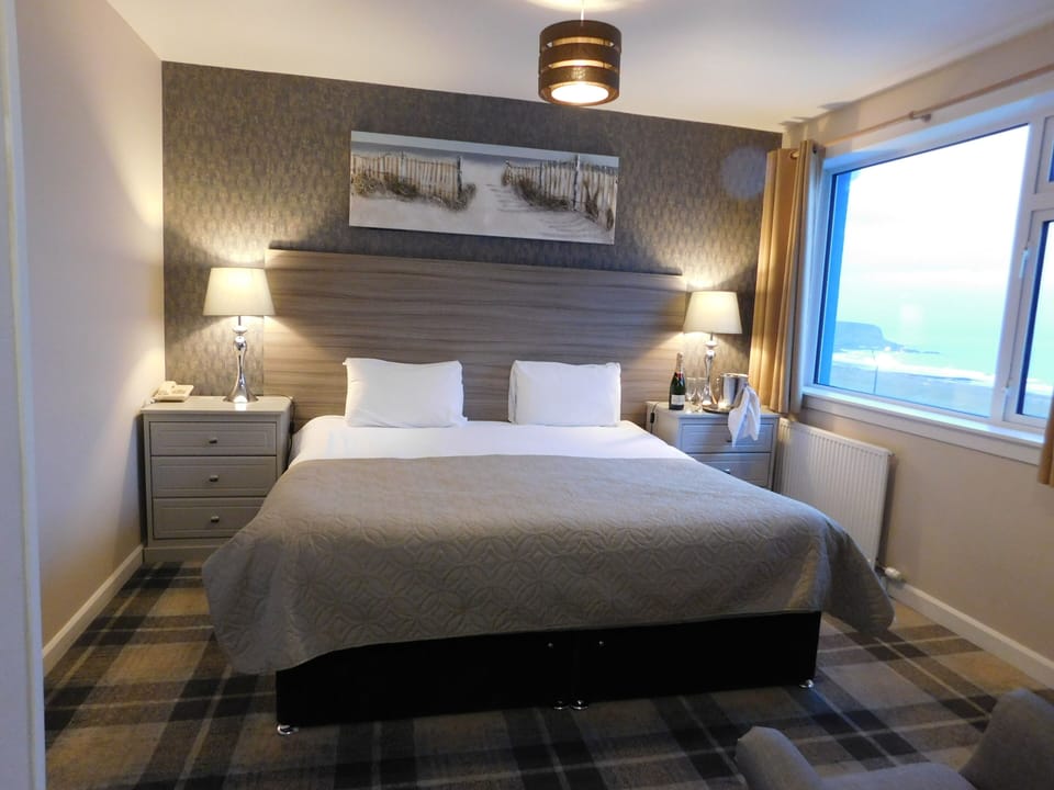 Double or Twin Room, Sea View | Premium bedding, blackout drapes, iron/ironing board, free WiFi