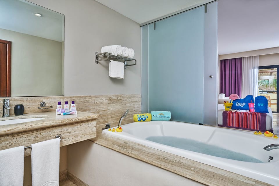 Separate tub and shower, free toiletries, hair dryer, bathrobes