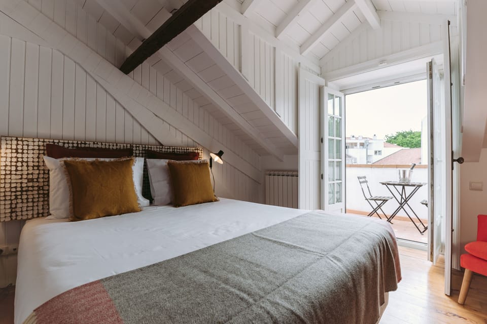 Family Apartment | Blackout drapes, soundproofing, WiFi (free), bed sheets