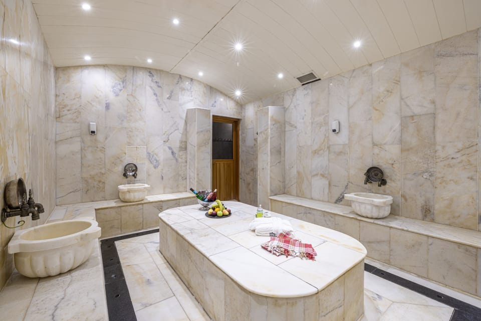 Couples treatment rooms, sauna, steam room