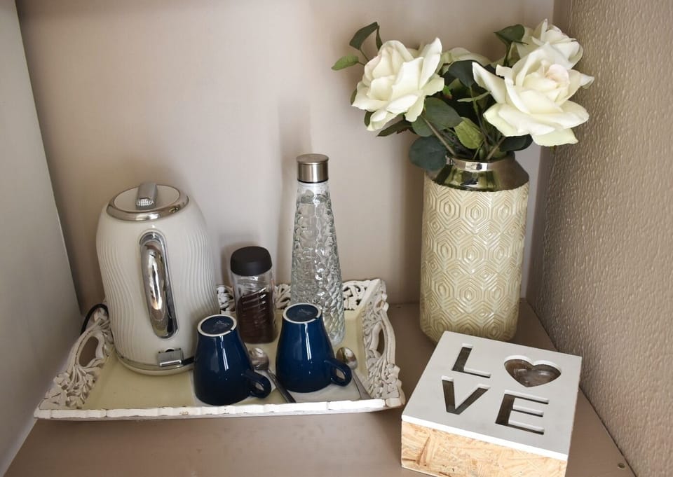 Comfort Double Room, Private Bathroom | Coffee and/or coffee maker