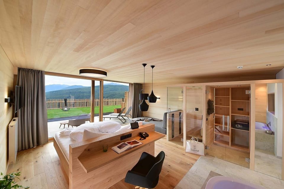 Suite, Terrace (Monte Silva TMS) | Premium bedding, in-room safe, desk, laptop workspace