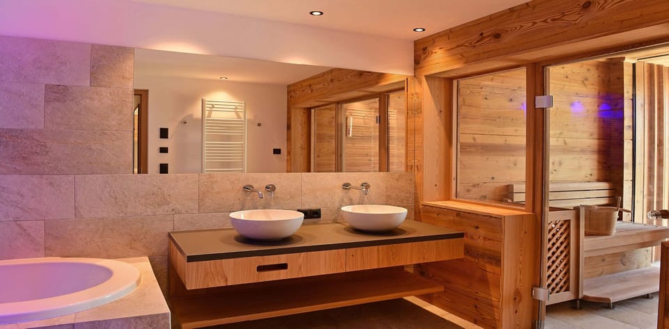 Suite, 2 Bedrooms, Terrace (Monte Silva CMS) | Bathroom | Shower, designer toiletries, hair dryer, bathrobes
