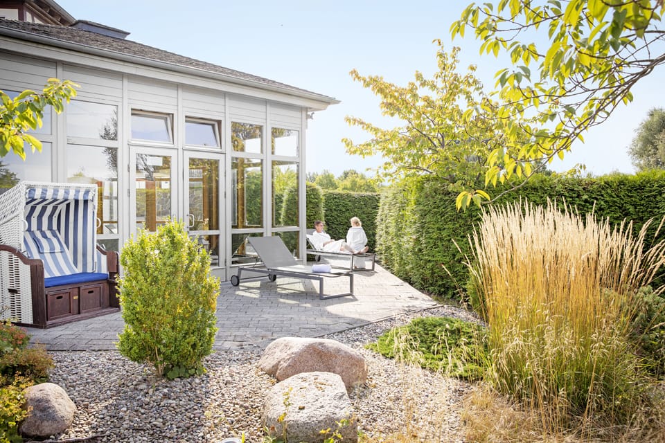 Couples treatment rooms, sauna, steam room, body treatments