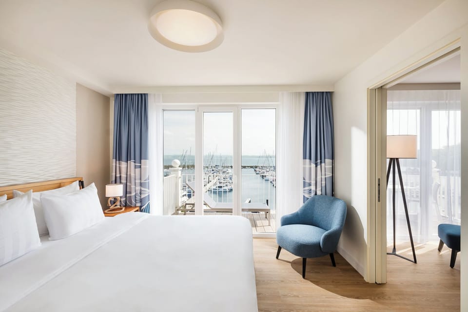 Grand Suite | In-room safe, desk, blackout drapes, iron/ironing board