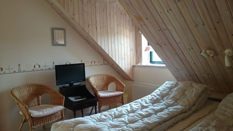 Basic Room, Non Smoking | Free WiFi, bed sheets