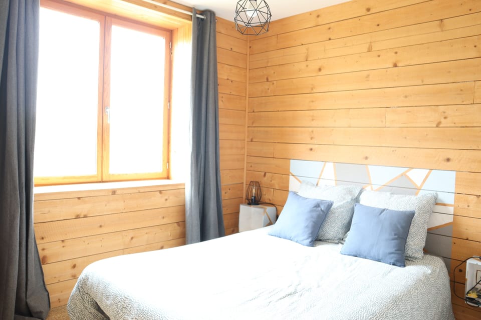Double Room, Non Smoking (Scandinavie) | Individually decorated, individually furnished, desk, iron/ironing board