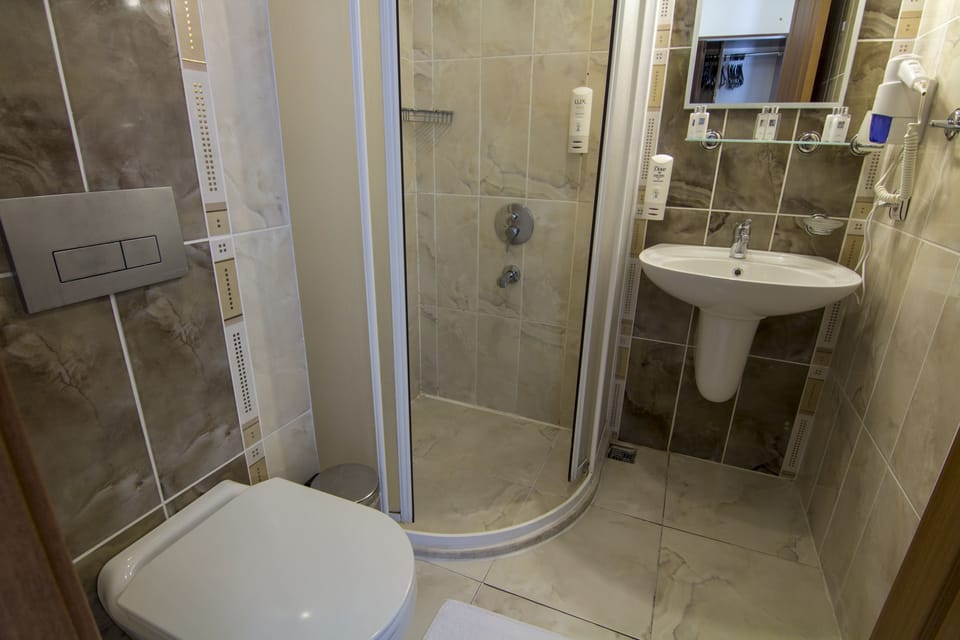 Minibar, in-room safe, soundproofing, free cribs/infant beds