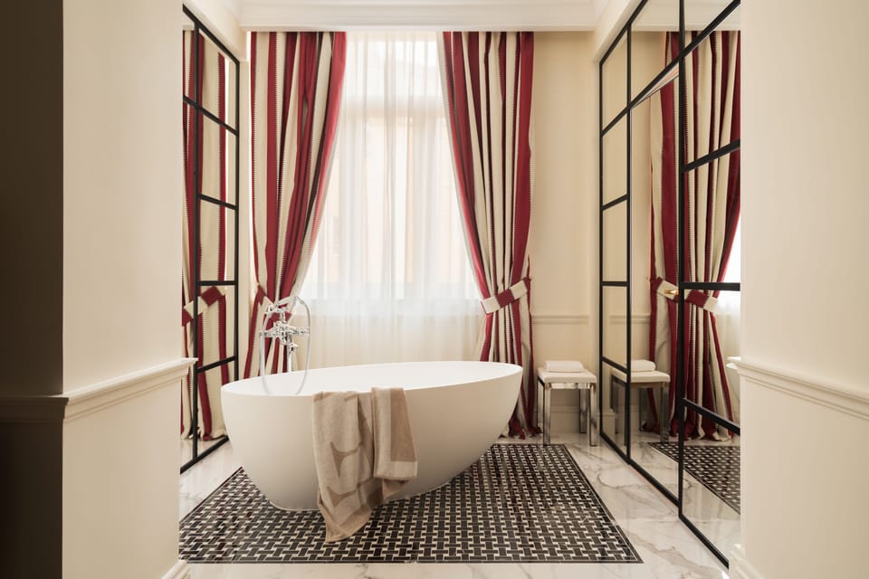 Romantic Studio Suite (Junior) | Premium bedding, down comforters, Select Comfort beds, minibar