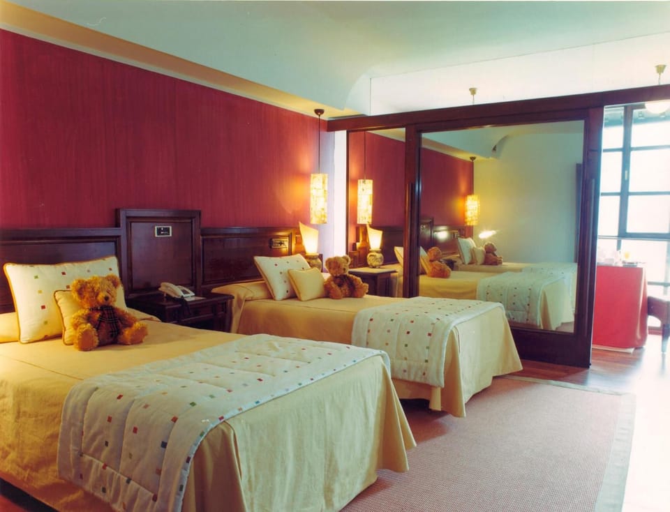 Minibar, in-room safe, desk, free cribs/infant beds