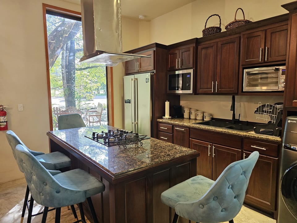 Deluxe Cabin, 1 Bedroom, Kitchen, Garden View | Private kitchen