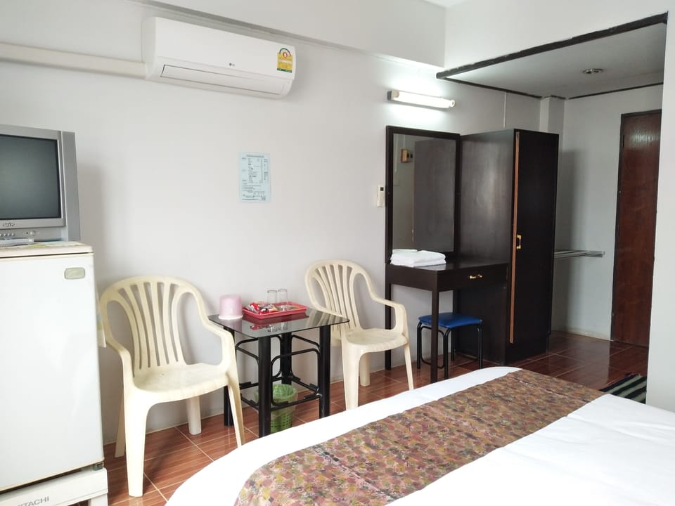 Standard Double Room | Room amenity