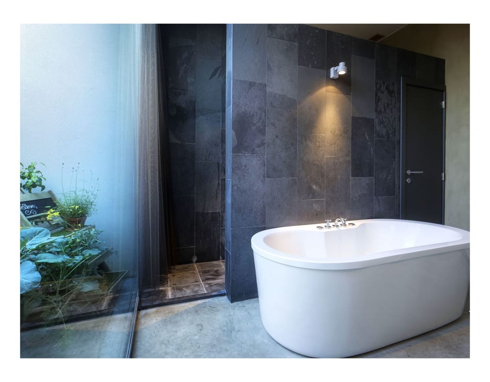 Standard Double Room | Deep soaking bathtub