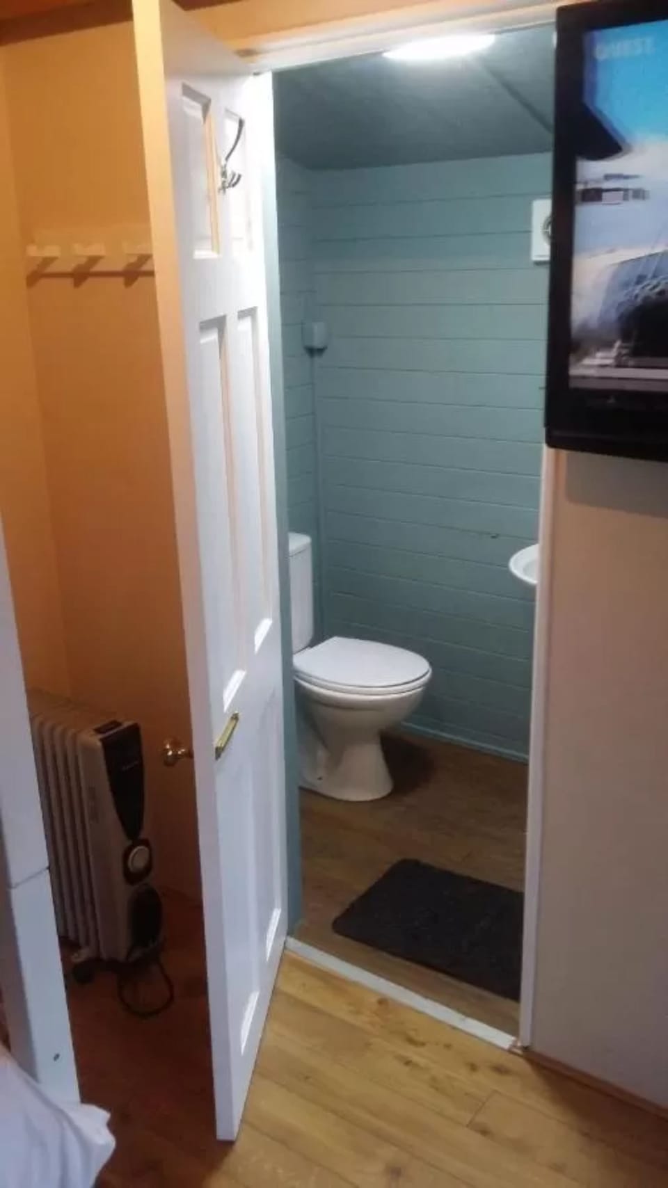 Shower, towels