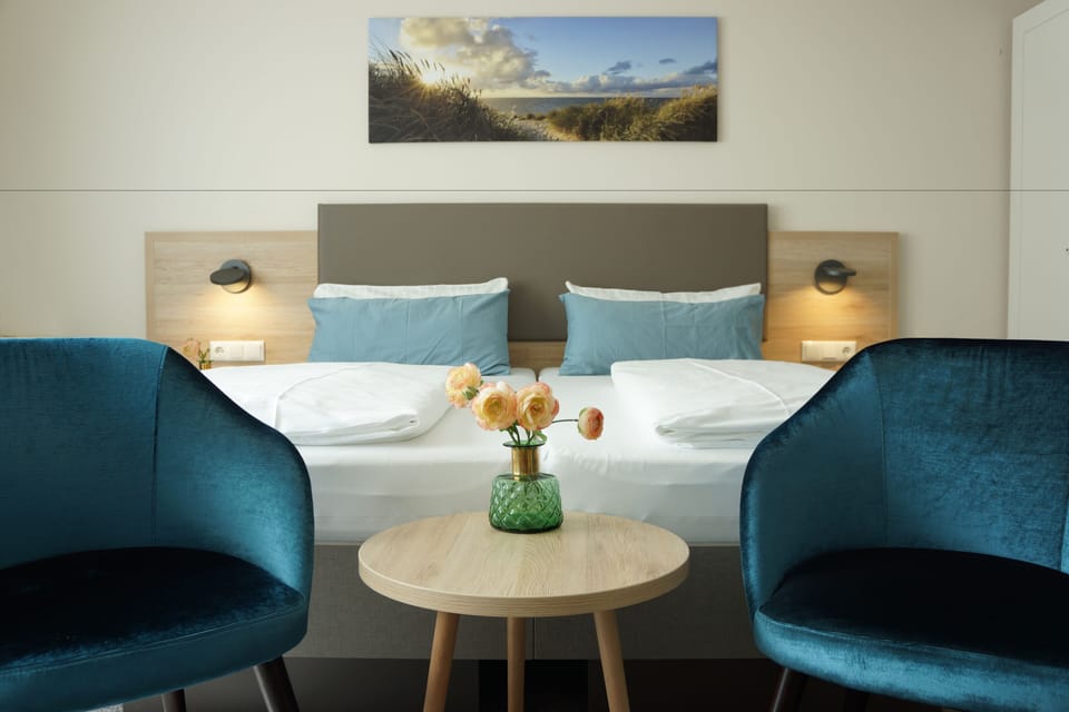 Comfort Double Room, Terrace | In-room safe, free WiFi, bed sheets