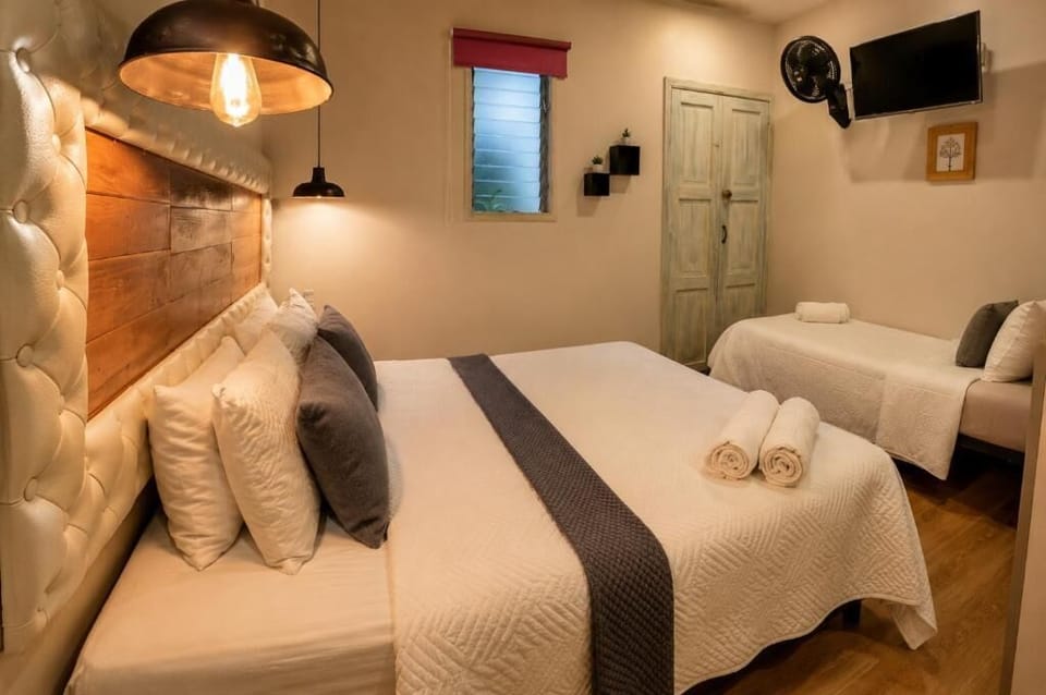 Estándar Triple | In-room safe, WiFi (free), bed sheets