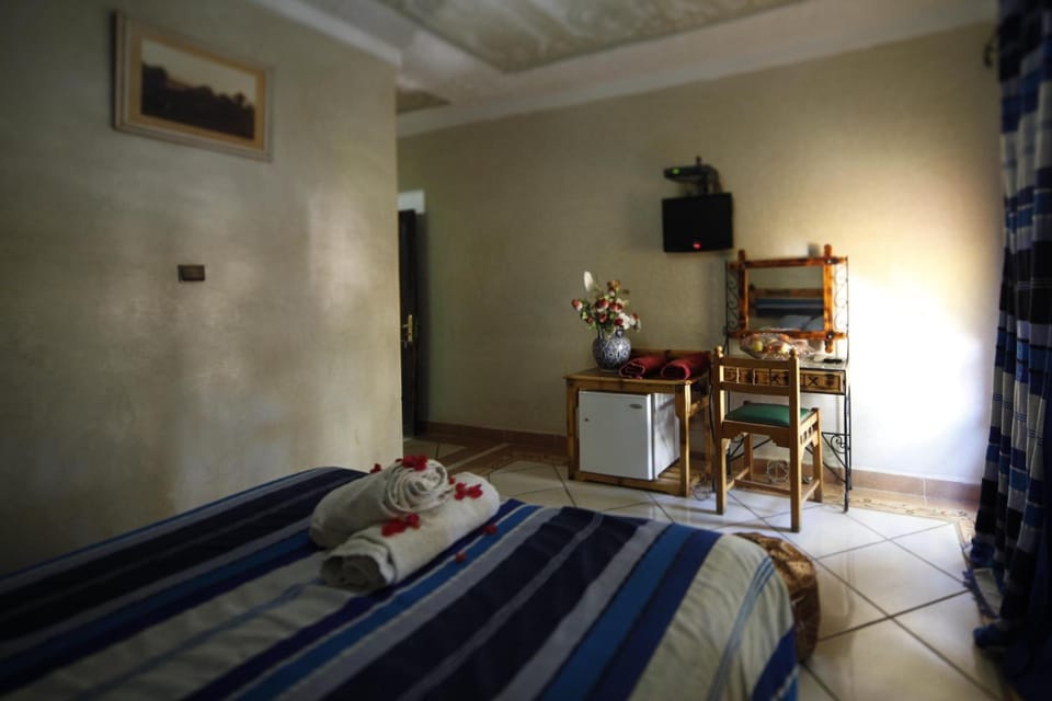Minibar, desk, soundproofing, cribs (surcharge)