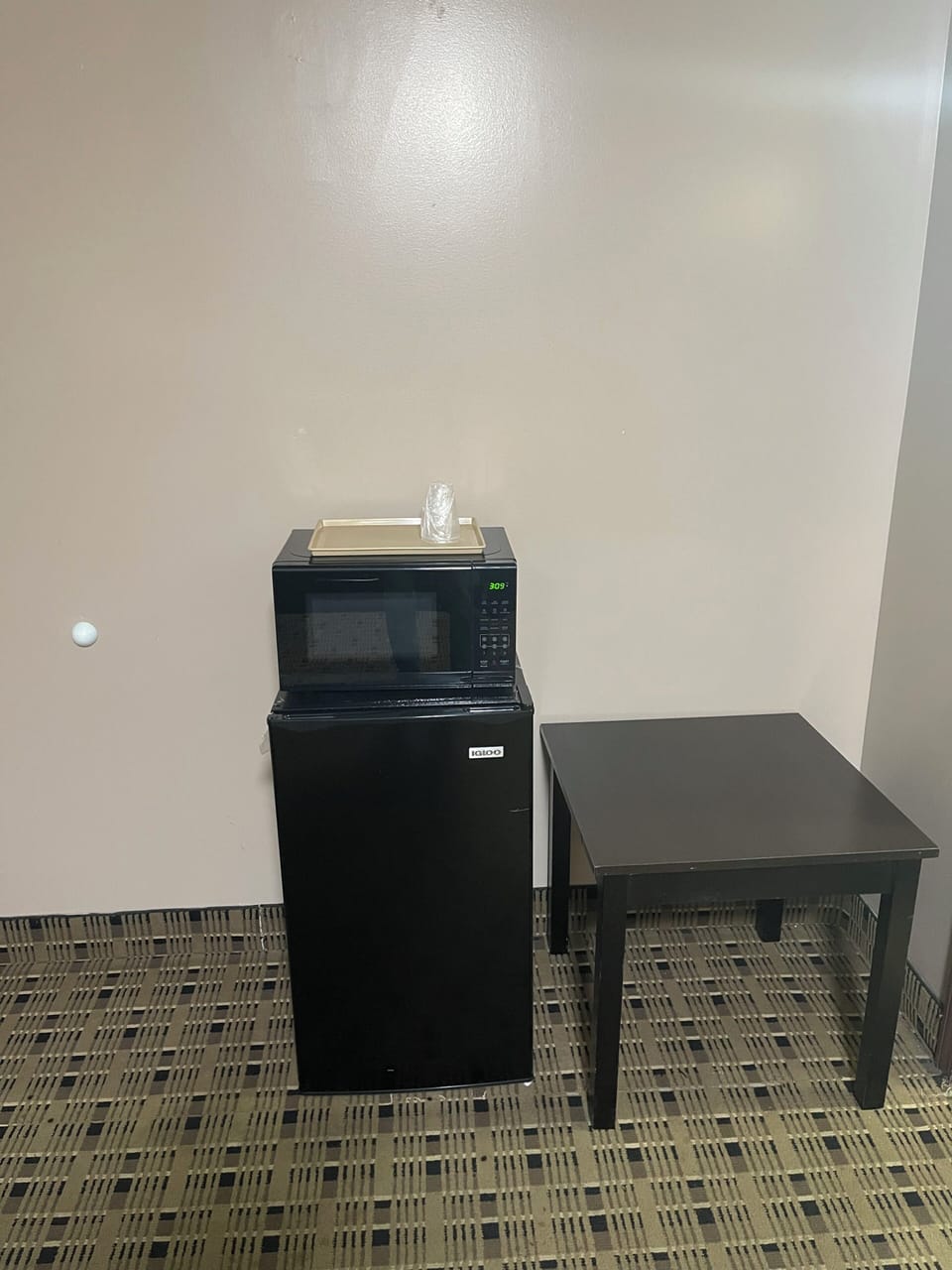 Basic Single Room, 1 Queen Bed | Free WiFi, bed sheets, wheelchair access