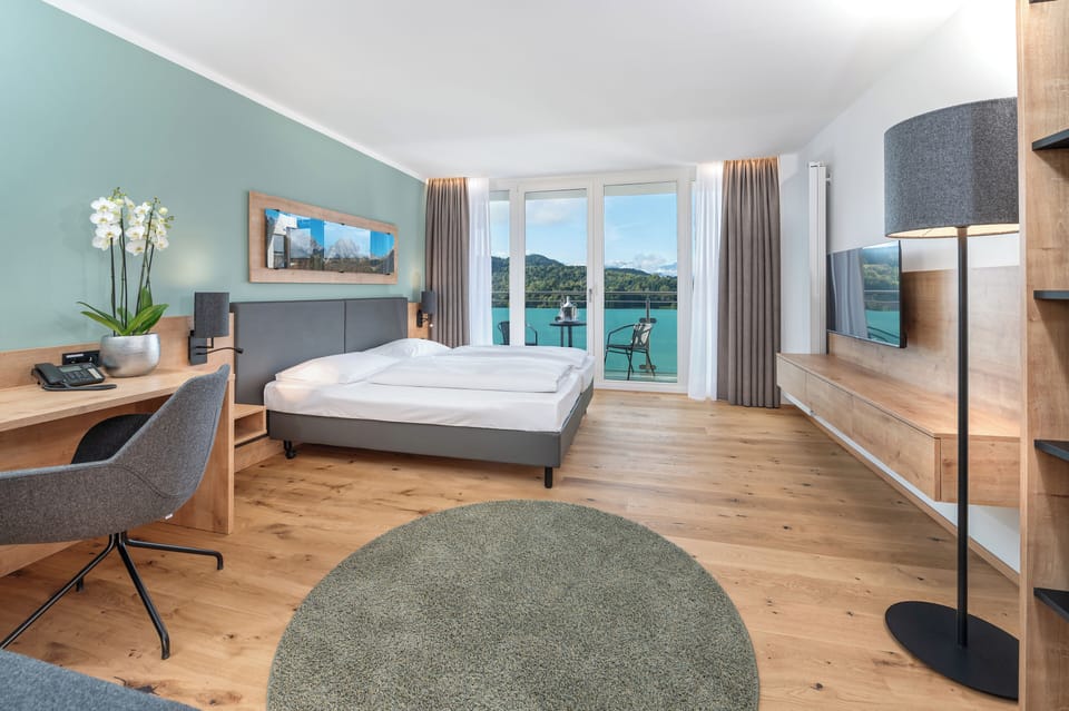 Double Room, 1 Queen Bed, Balcony | Blackout drapes, free WiFi, bed sheets