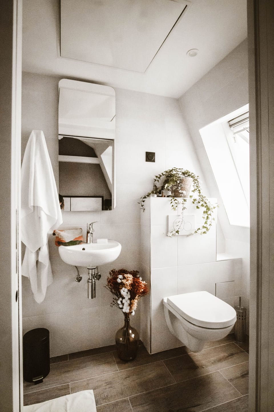 Shower, free toiletries, towels, soap