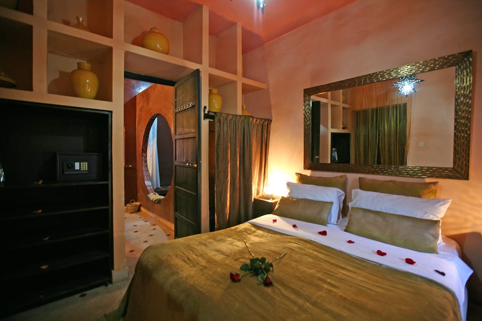 Deluxe Room | Premium bedding, in-room safe, individually decorated, blackout drapes