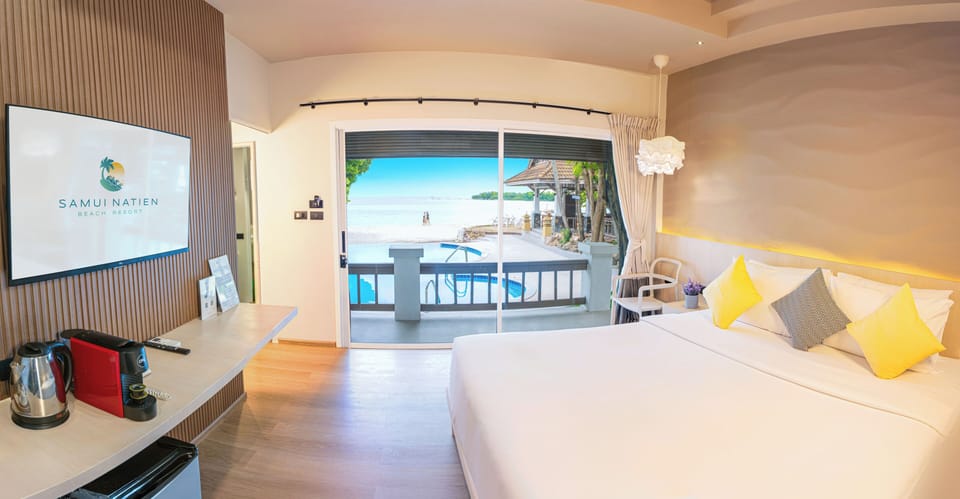 Signature Villa, 1 King Bed, Sea View | Desk, bed sheets