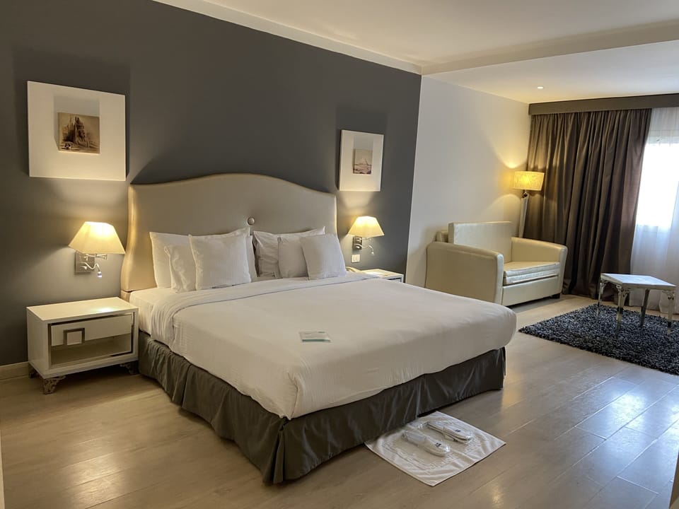 1 bedroom, Egyptian cotton sheets, premium bedding, Select Comfort beds
