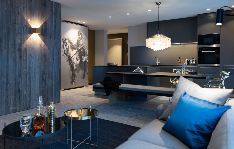 Luxury Apartment, 2 Bedrooms, Kitchen | Private kitchen | Full-size fridge, microwave, oven, stovetop