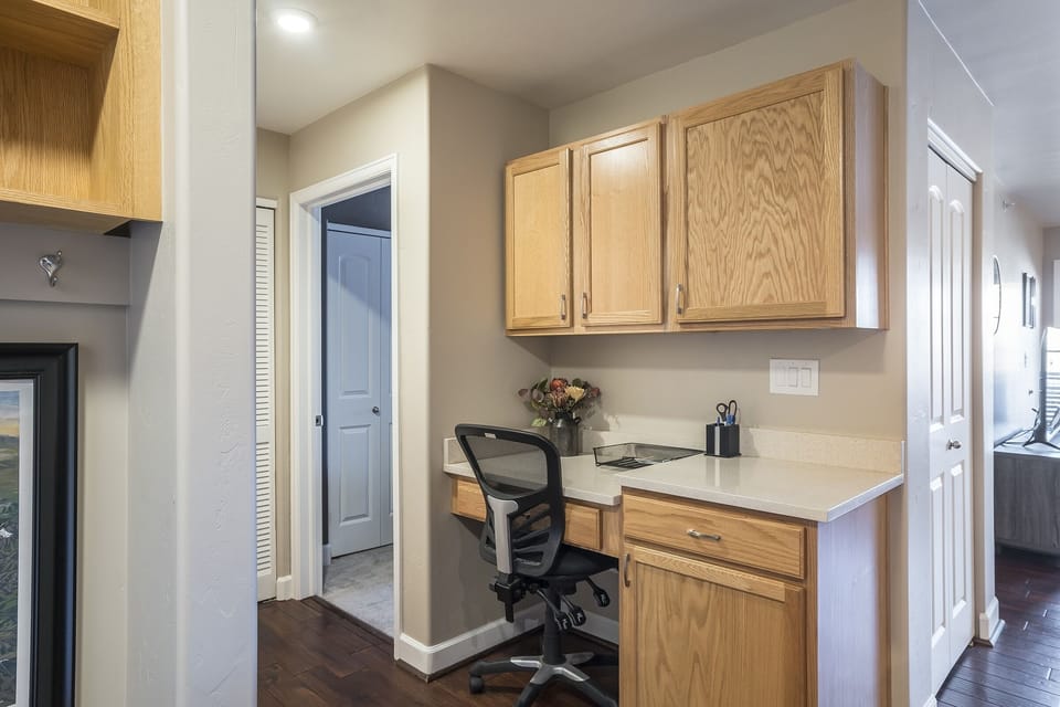 Condo, 2 Bedrooms | Interior