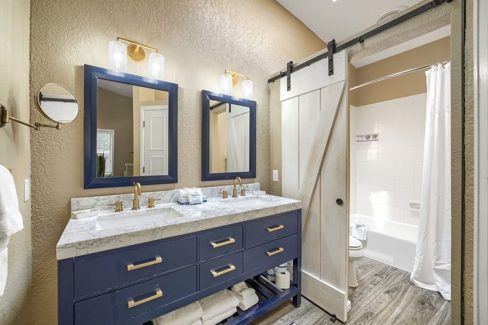 J1 Meadow Creek Miniums 3 Bedroom Condo by RedAwning Apartment in Vail