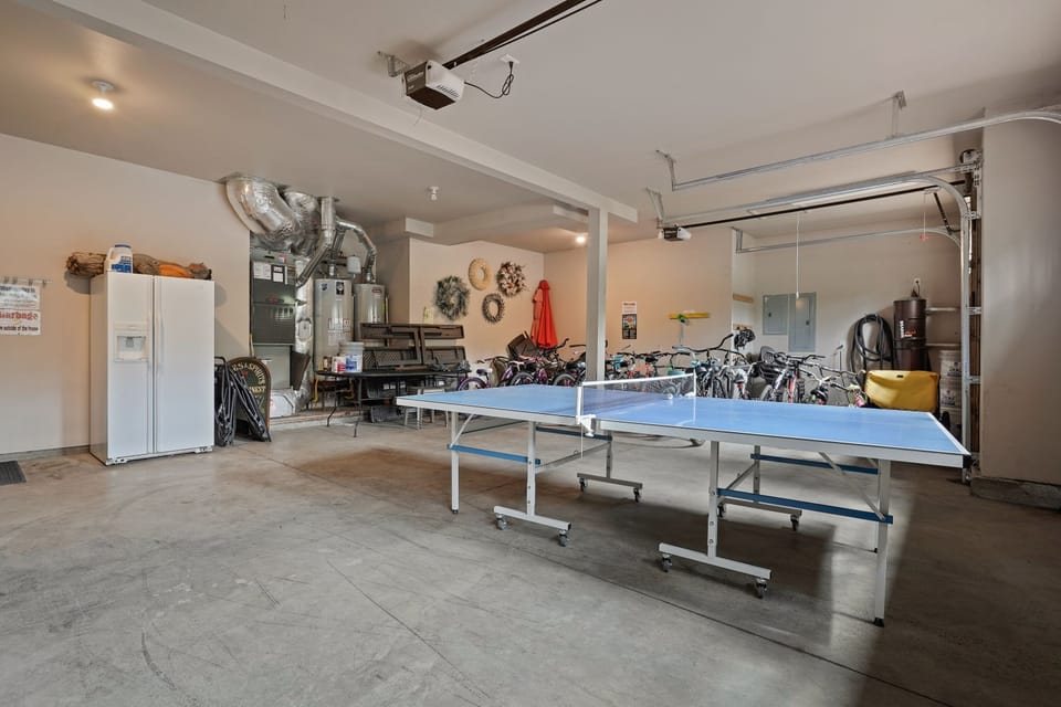 House, 6 Bedrooms | Game room