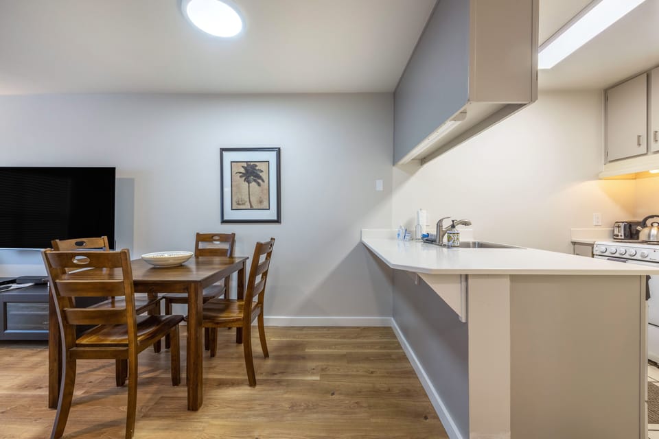 Studio | Dining