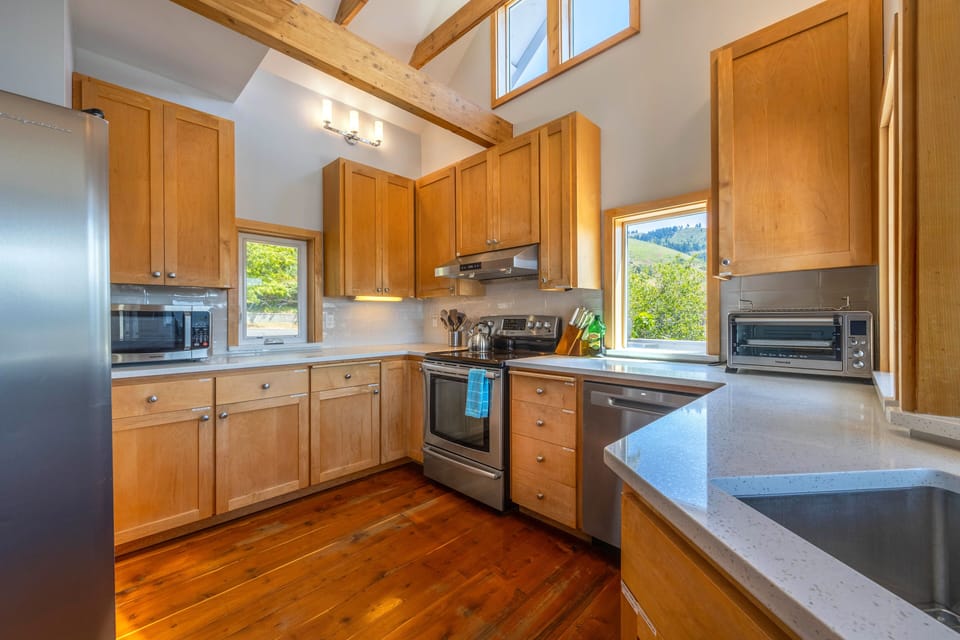 House, 3 Bedrooms | Private kitchen | Fridge, oven, coffee/tea maker, toaster