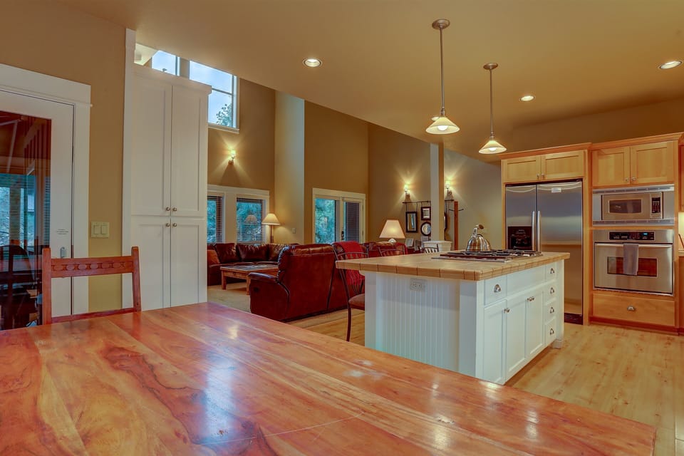 House, 3 Bedrooms | Private kitchen | Fridge, oven, coffee/tea maker, toaster