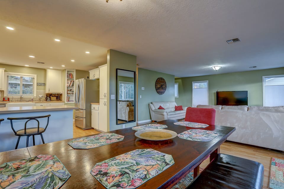 House, 3 Bedrooms | Dining