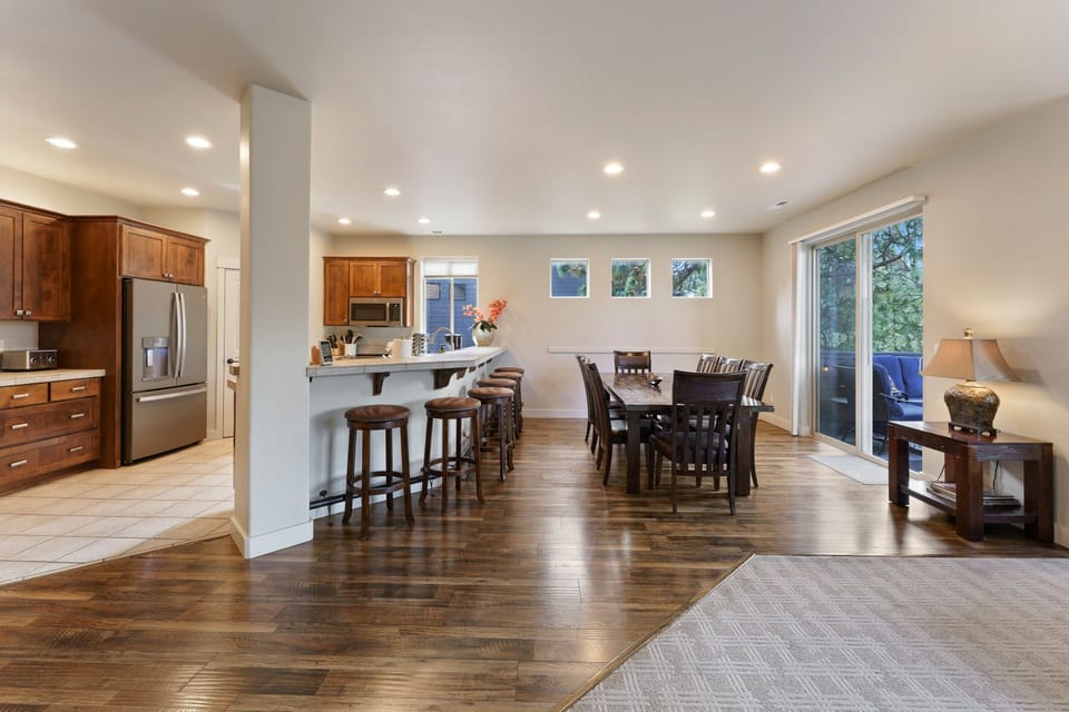 House, 4 Bedrooms | Dining