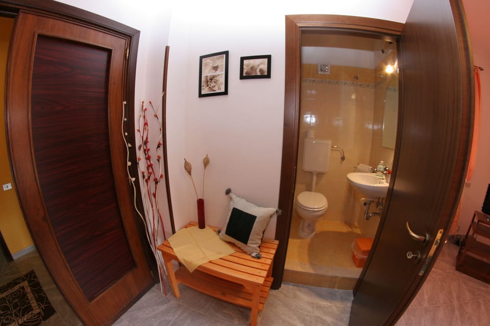 Comfort Double Room, Terrace, Tower | Bathroom | Shower, bidet, towels