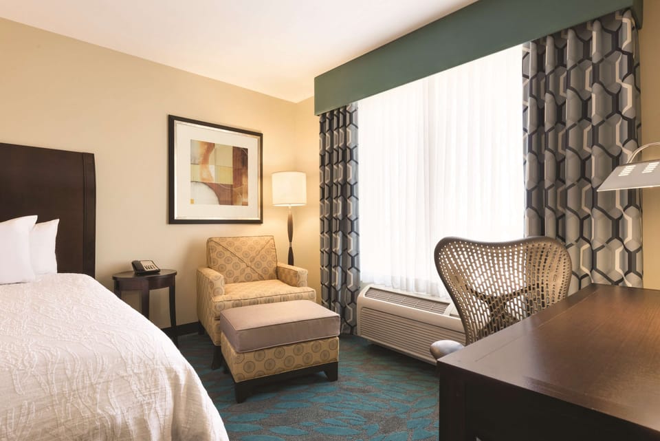 Egyptian cotton sheets, premium bedding, in-room safe, desk