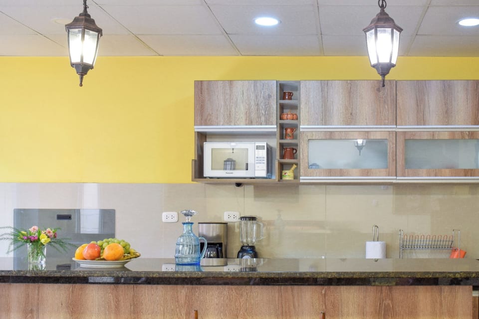 Family House, 5 Bedrooms, Mobility accessible, Ensuite (Casa) | Private kitchen | Microwave, oven, stovetop, blender