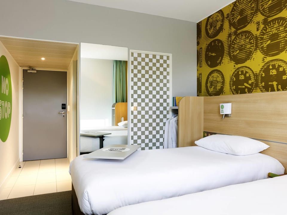 Standard Twin Room, 2 Twin Beds | Desk, blackout drapes, soundproofing, iron/ironing board
