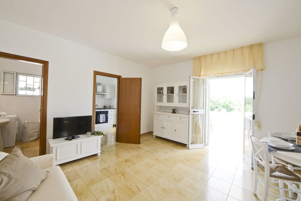 Villa, 2 Bedrooms | Living area | TV