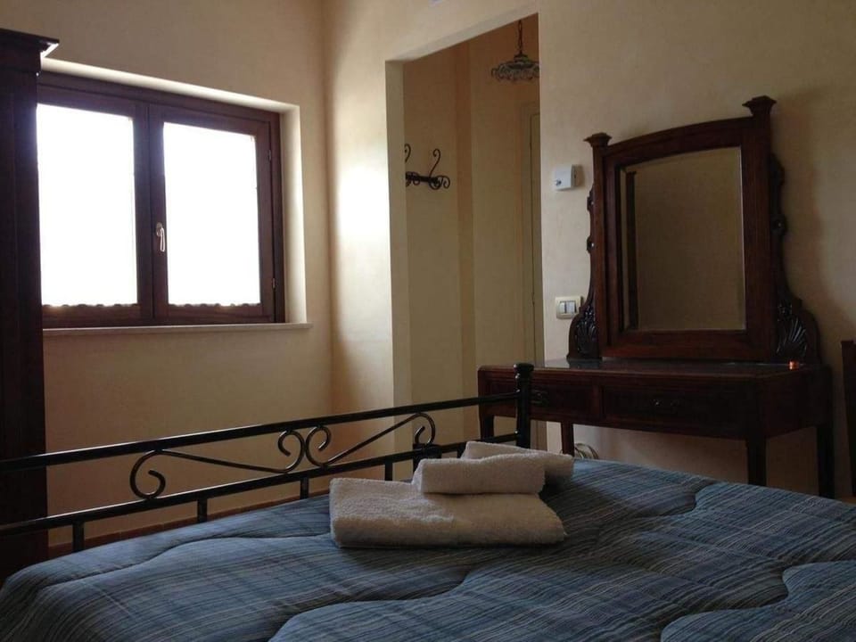 Single Room | Rollaway beds, free WiFi, bed sheets, wheelchair access