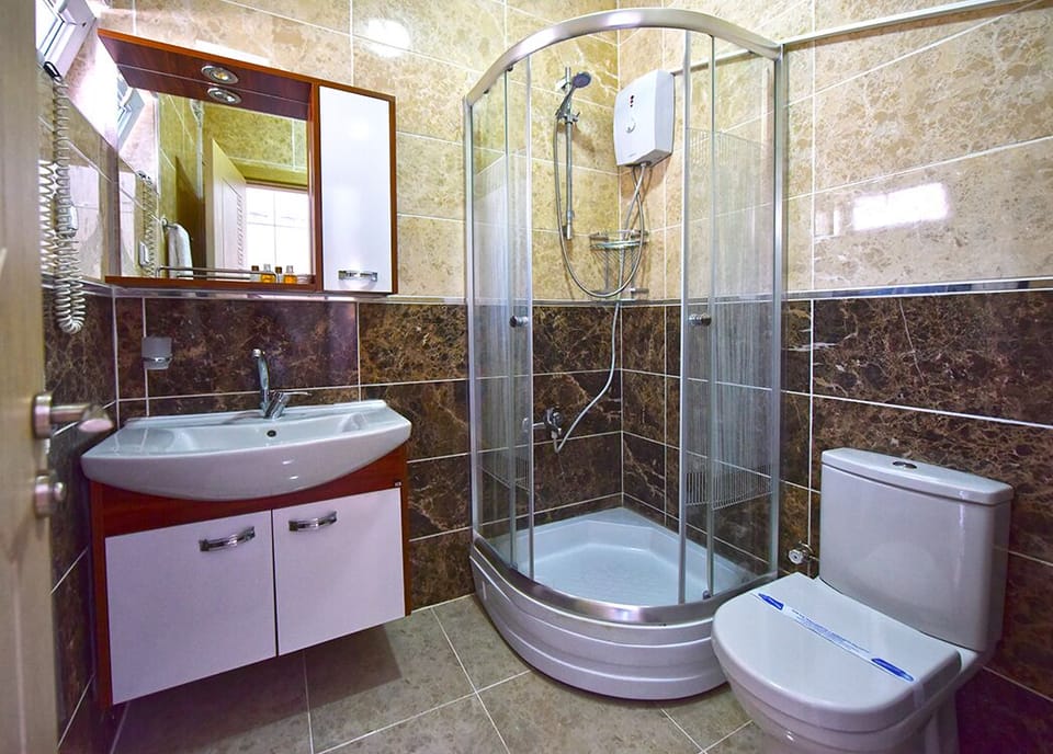 Classic Suite, Multiple Beds | Desk, free WiFi