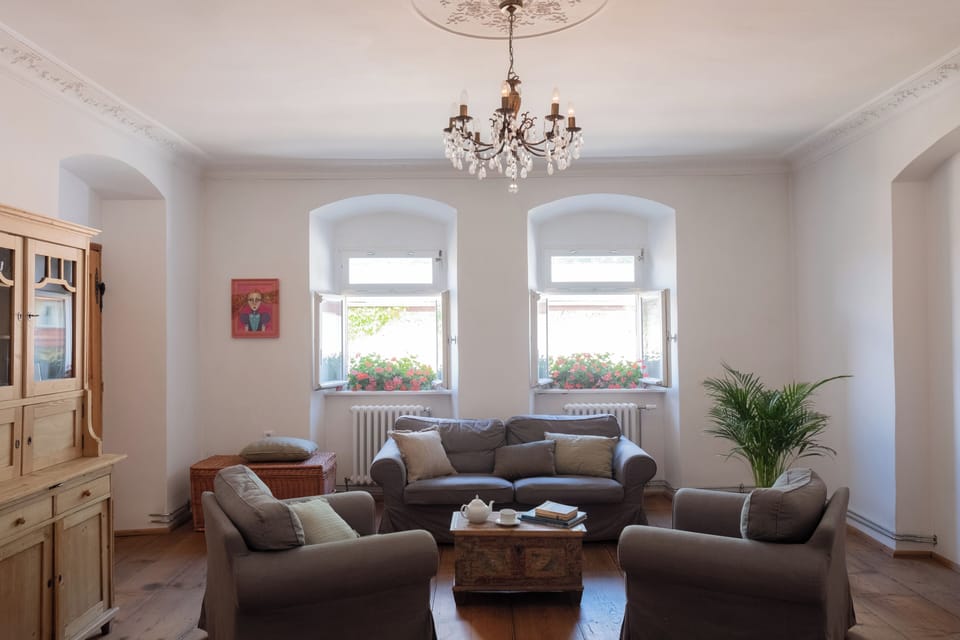 Apartment, Kitchenette | WiFi (free), bed sheets