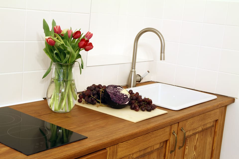 Apartment, Kitchenette | Private kitchenette | Electric kettle