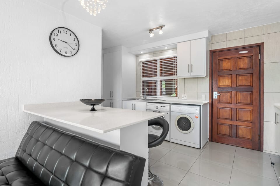 Classic Villa, 1 Bedroom | Private kitchen | Full-size fridge, microwave, oven, stovetop