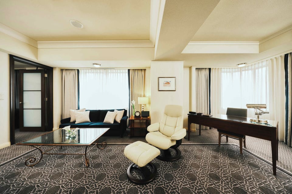 Deluxe Suite, 1 King Bed, Non Smoking (Imperial Floor) | In-room safe, desk, blackout drapes, free WiFi
