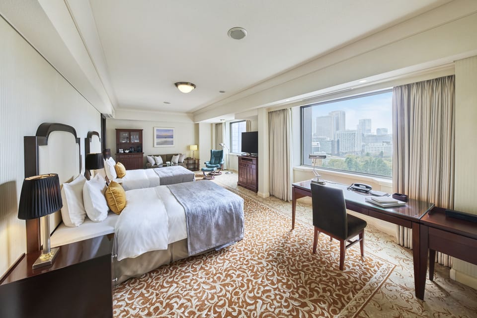 Junior Suite, Non Smoking (Imperial Floor) | In-room safe, desk, blackout drapes, free WiFi